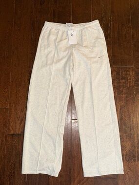 NWT Nike Light Gray Sweatpants